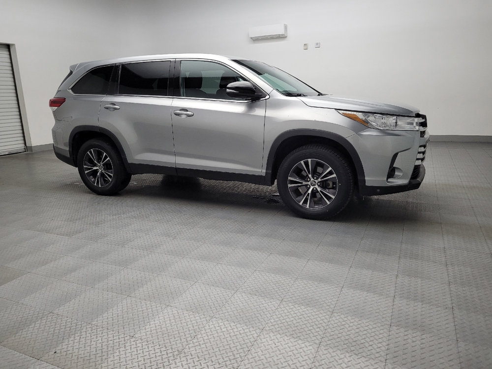 Used 2019 Toyota Highlander LE image 11