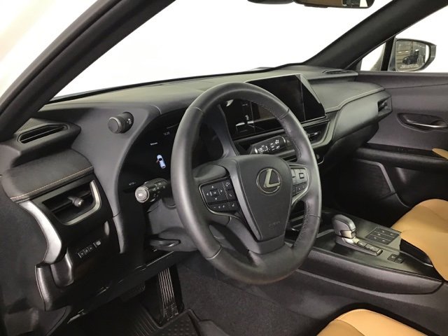 Used 2025 Lexus UX 300h 300h Premium image 8