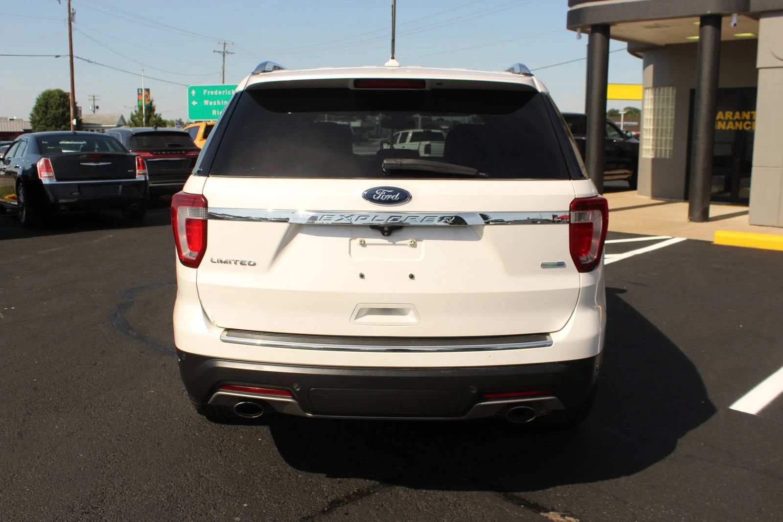 Used 2018 Ford Explorer Limited w/ Equipment Group 301A AWD/4WD image 6