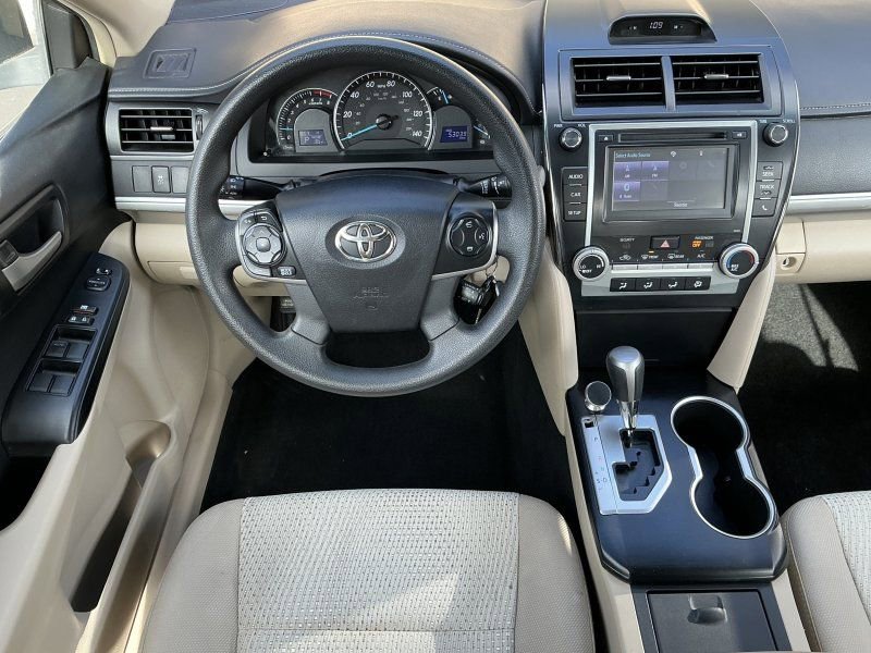 Used 2014 Toyota Camry LE image 14
