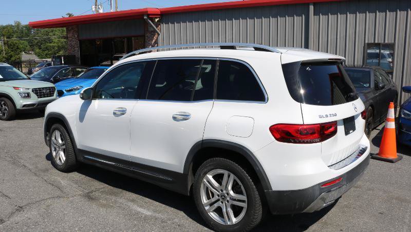 Used 2020 Mercedes-Benz GLB 250 w/ Premium Package image 5