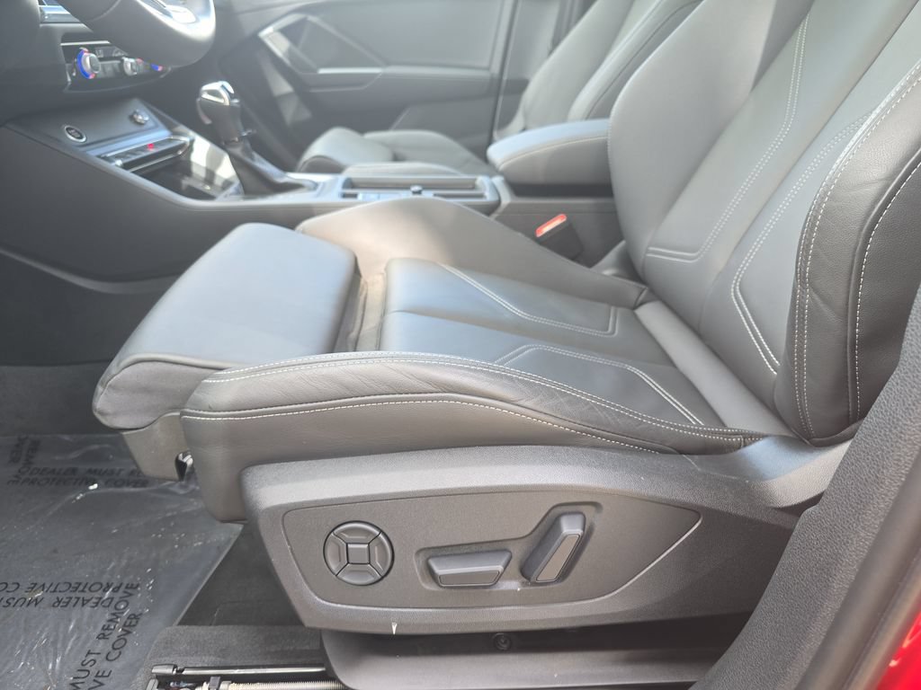 Certified 2025 Audi Q3 2.0T Premium w/ Convenience Package AWD/4WD image 21