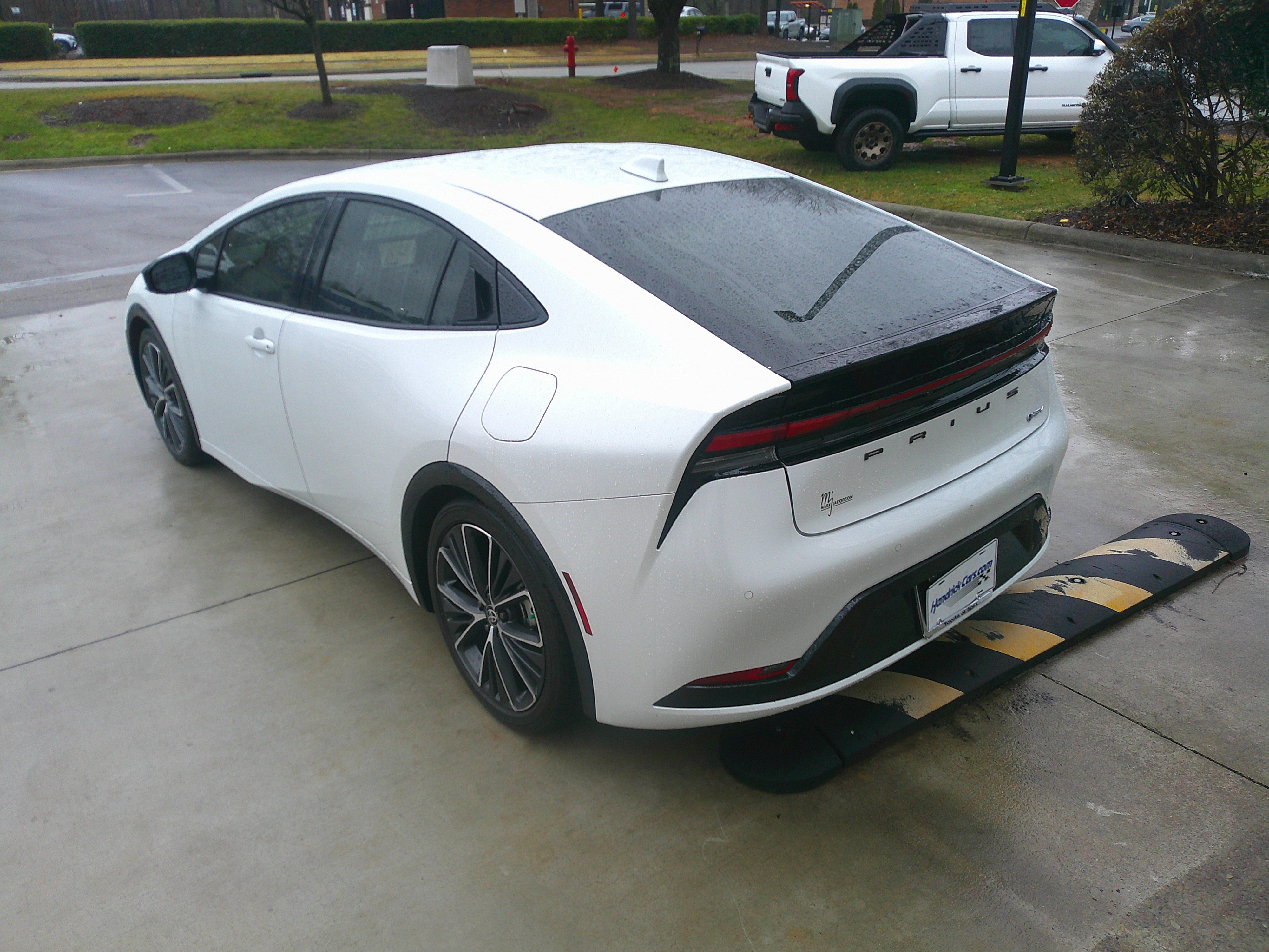 Used 2024 Toyota Prius XLE image 9