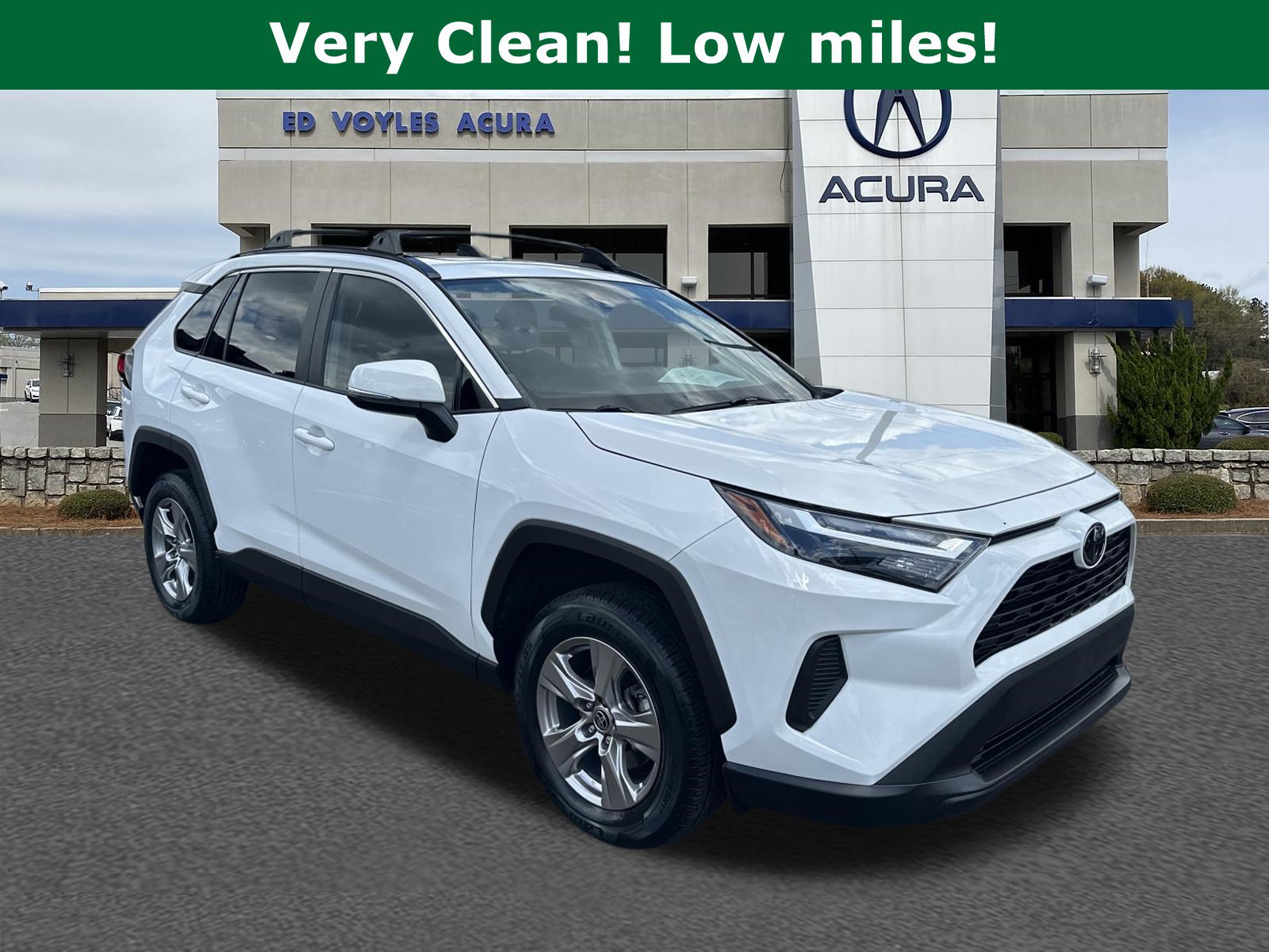 Used 2023 Toyota RAV4 XLE w/ Convenience Package FWD image 3