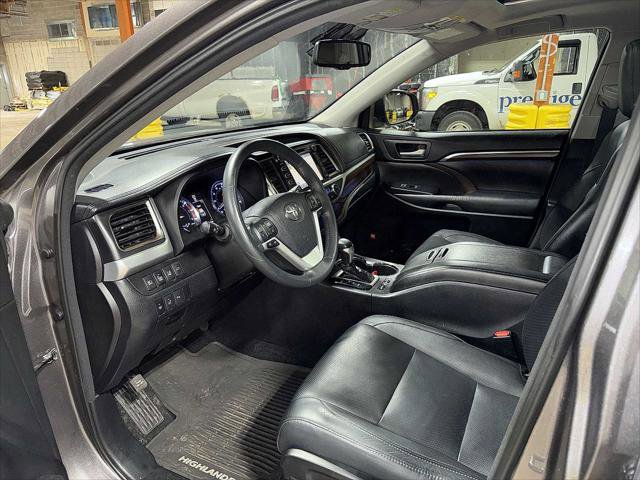 Certified 2016 Toyota Highlander Limited Platinum w/ Protection Package #3 AWD/4WD image 33