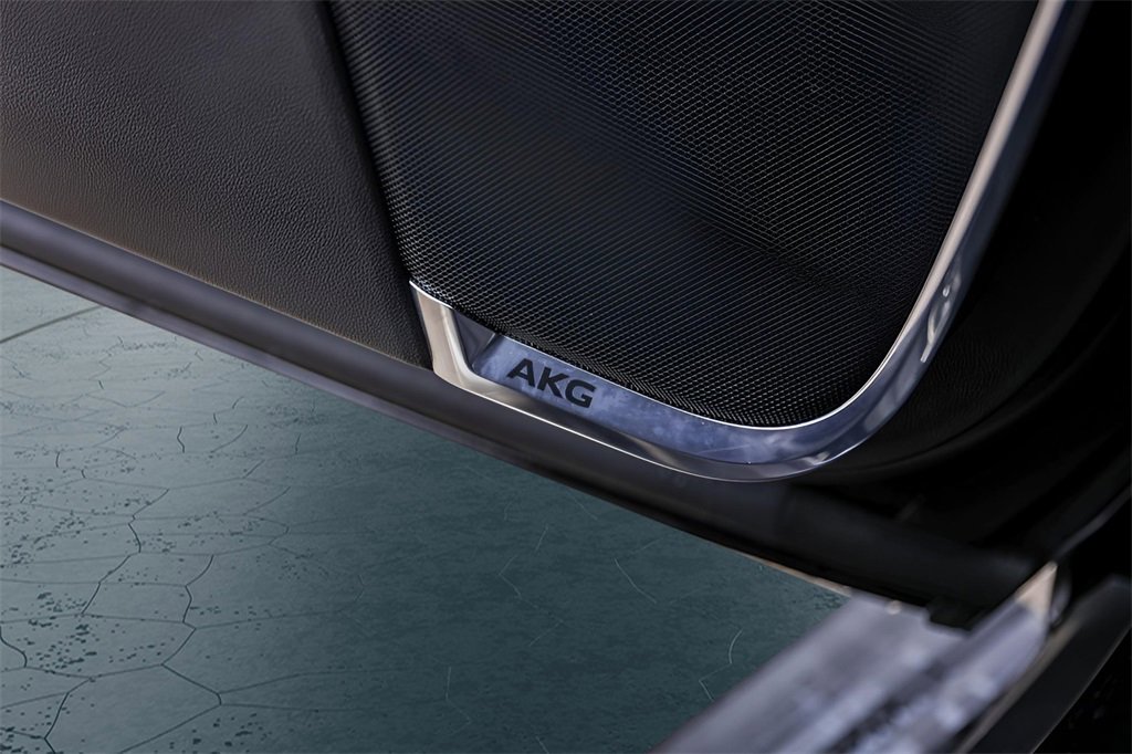 Used 2023 Cadillac Escalade V w/ LPO, ONYX Package image 25