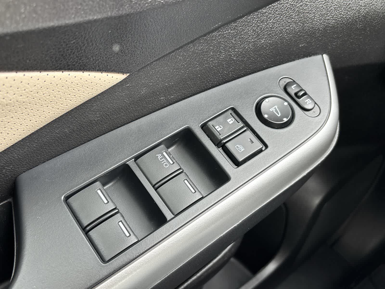 Used 2015 Honda CR-V EX-L image 9