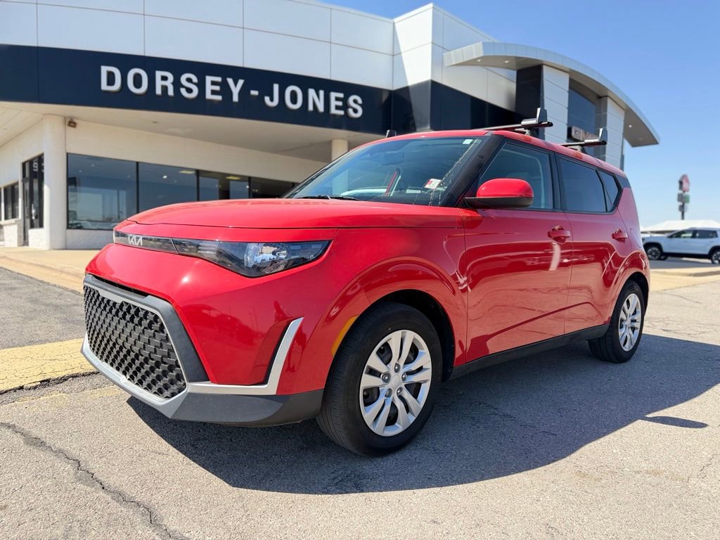 Used 2023 Kia Soul LX FWD image 1