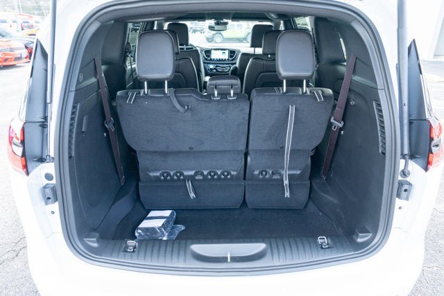 New 2026 Chrysler Pacifica Select image 33