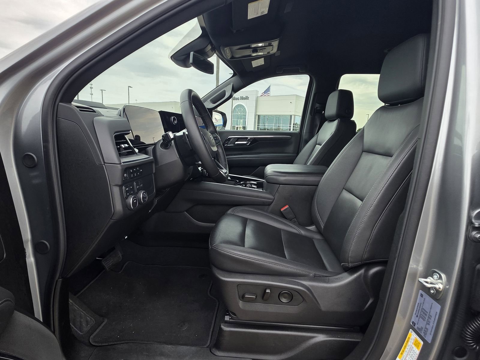 Used 2025 Chevrolet Tahoe Z71 AWD/4WD image 20