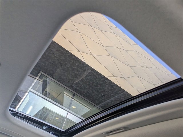 Certified 2025 Hyundai Venue SEL image 9