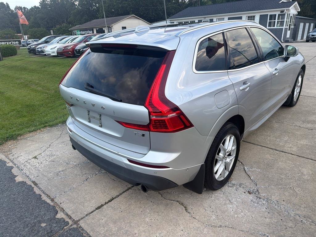 Used 2018 Volvo XC60 T5 Momentum w/ Vision Package AWD/4WD image 12