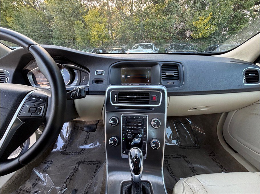 Used 2014 Volvo S60 T5 image 11