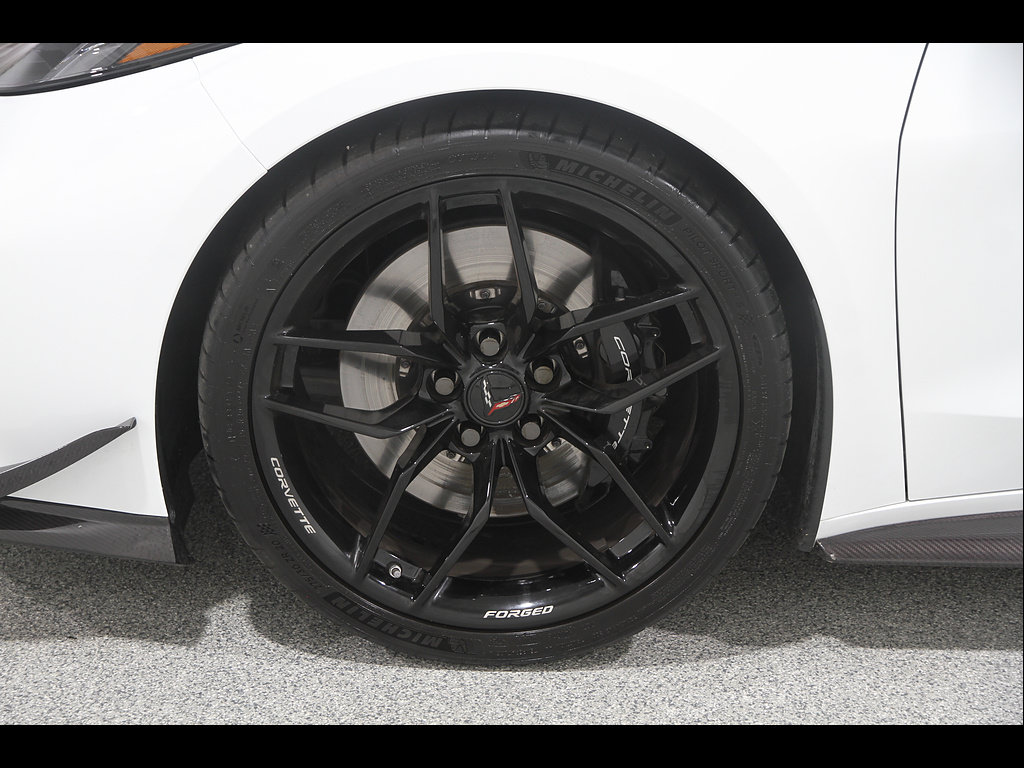 Used 2025 Chevrolet Corvette Z06 w/ Stealth Interior Trim Package RWD image 30