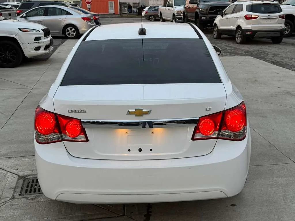Used 2015 Chevrolet Cruze LT image 2