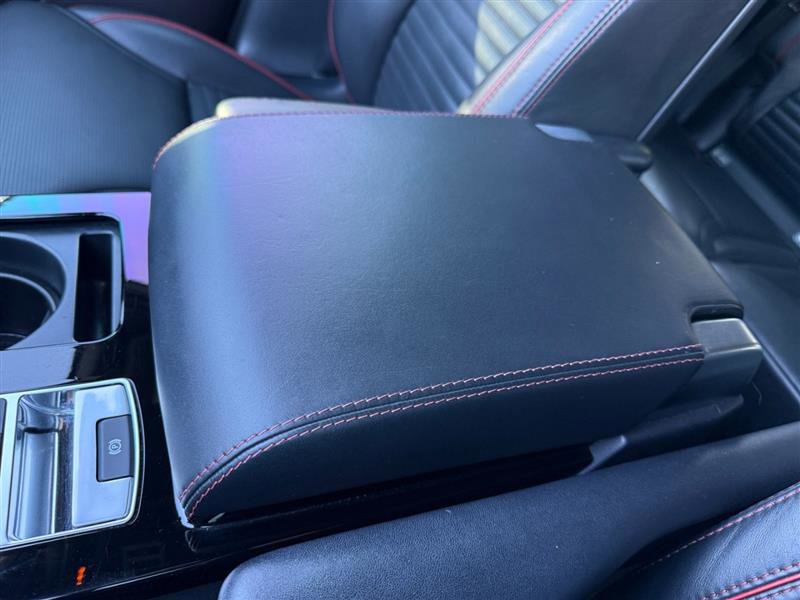 Used 2017 Land Rover Discovery HSE Luxury image 32