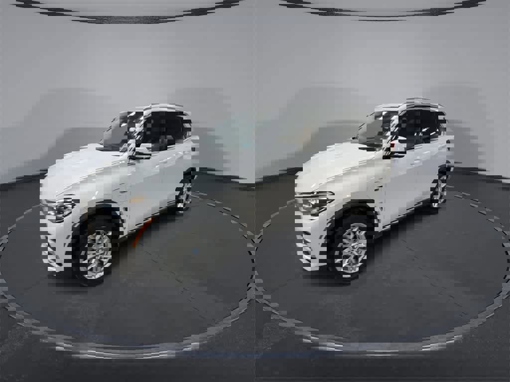 Used 2022 BMW X5 xDrive45e w/ Climate Comfort Package image 4