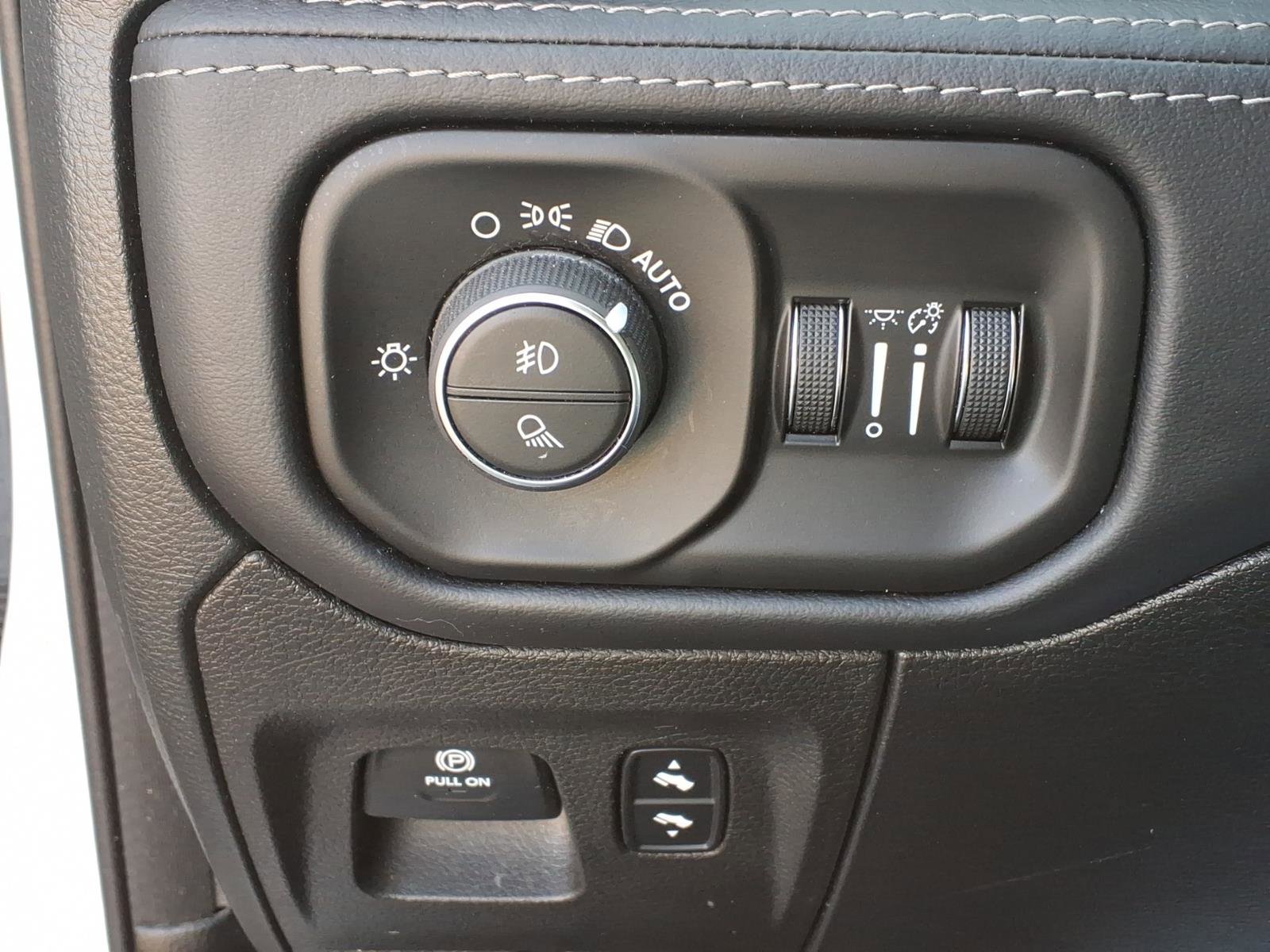 Certified 2022 RAM 1500 Limited image 17