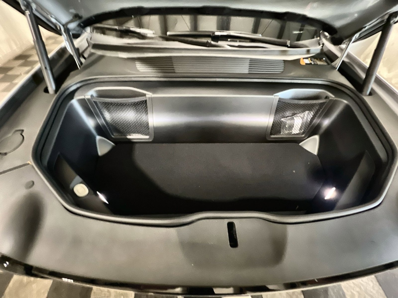 Used 2026 Rivian R1S Adventure image 31