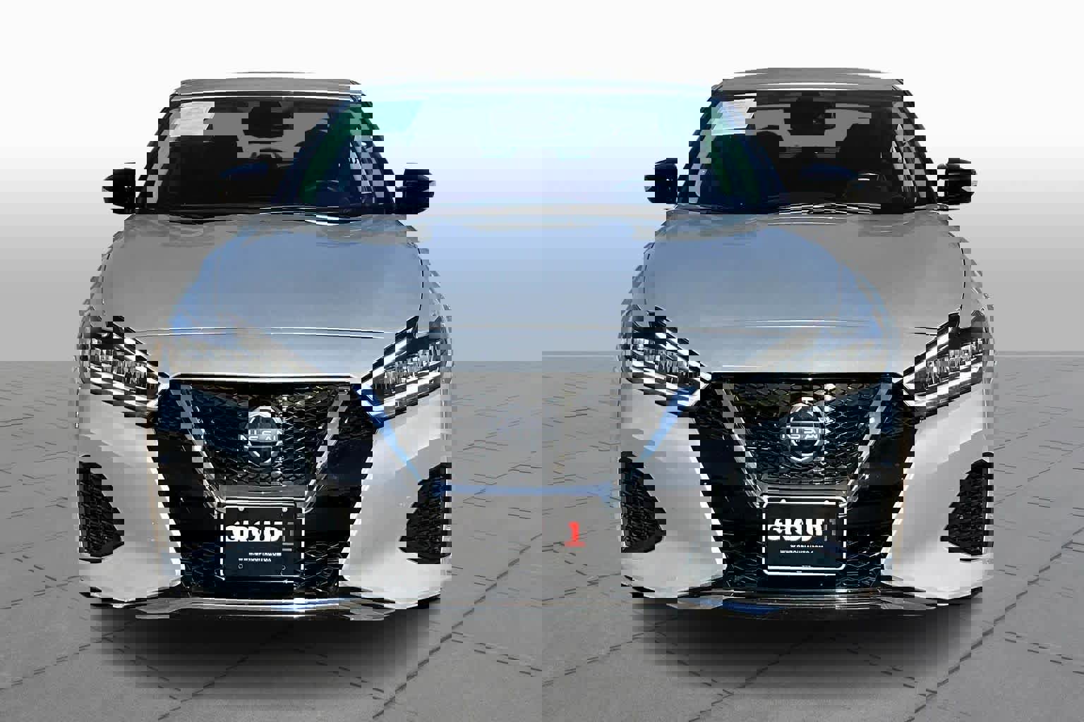 Used 2023 Nissan Maxima SV w/ Floor Mat Group image 3