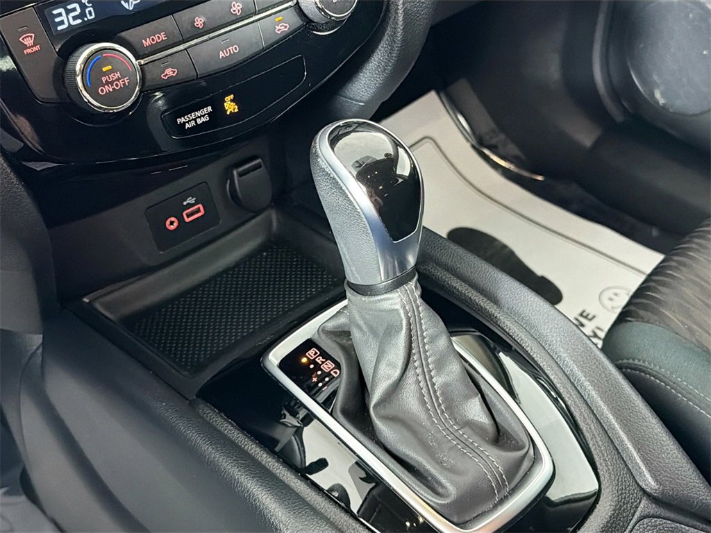 Used 2020 Nissan Rogue S image 16