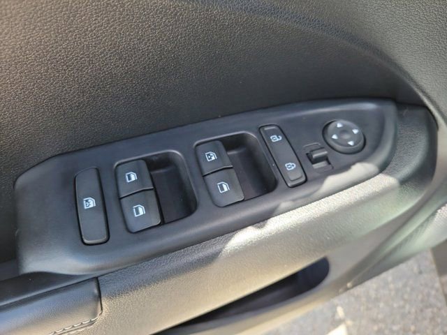 Certified 2023 Hyundai Venue Limited FWD image 16
