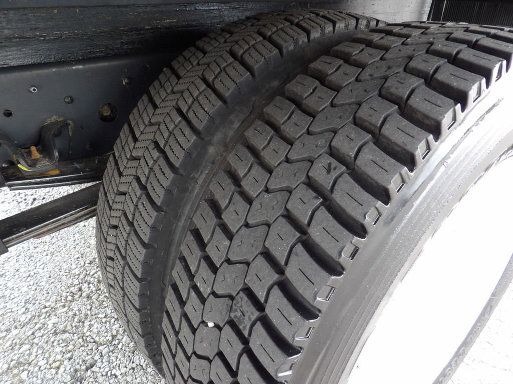 Used 2020 Isuzu NPR RWD image 46