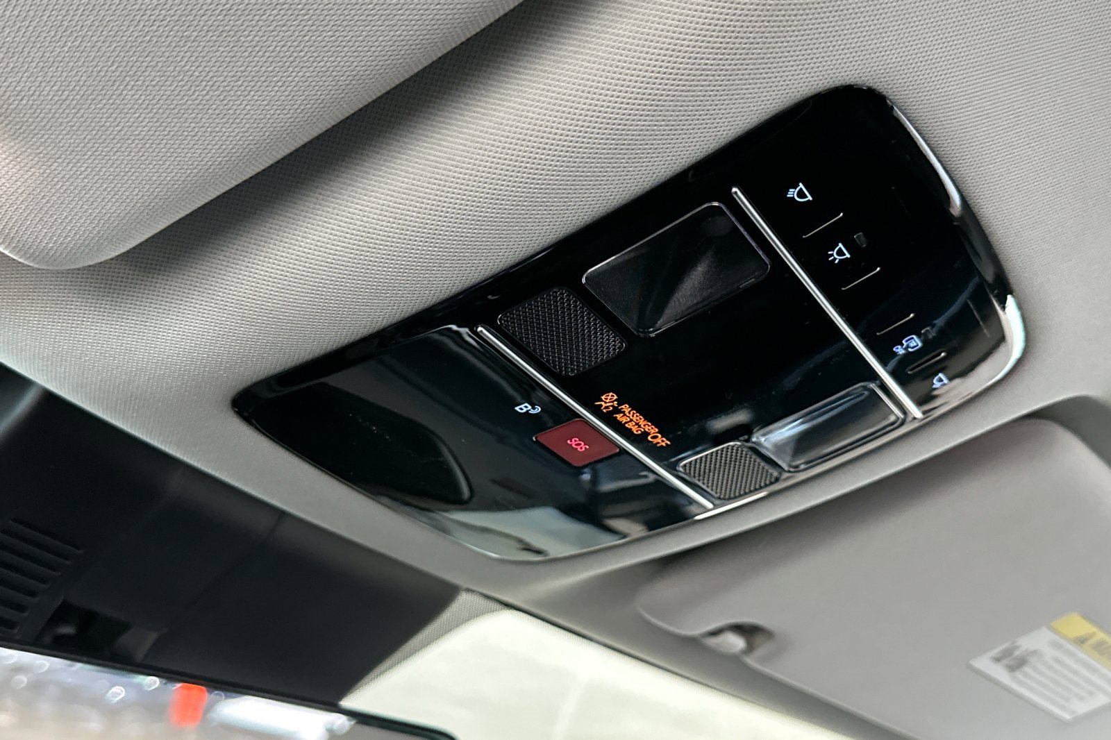 Certified 2025 Hyundai Santa Fe SEL image 23