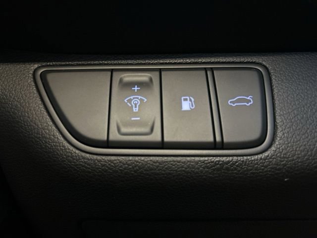Used 2023 Genesis G70 2.0T AWD/4WD image 17