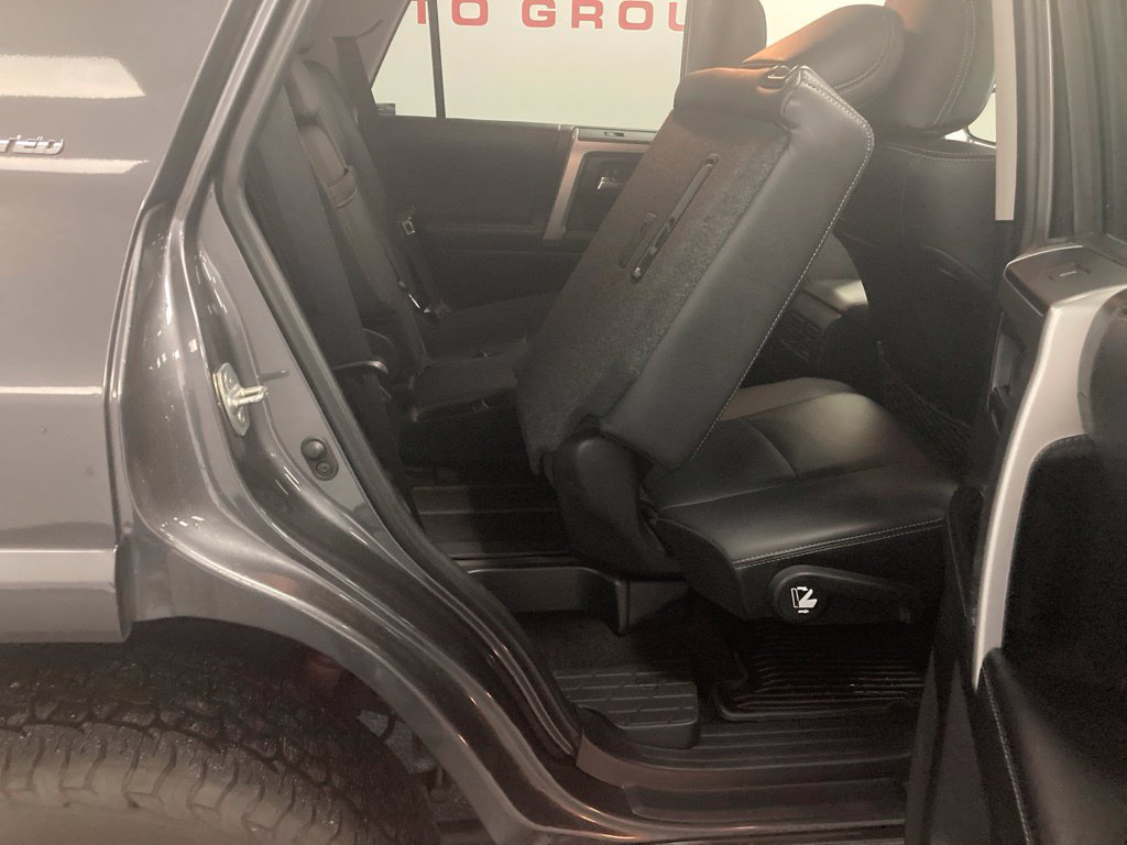 Used 2023 Toyota 4Runner Limited AWD/4WD image 40