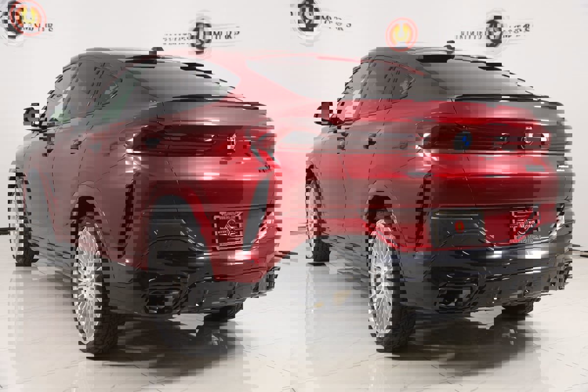 Used 2024 BMW X6 xDrive40i w/ Premium Package image 4