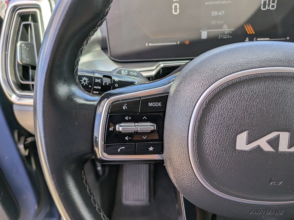 Certified 2025 Kia Sorento EX w/ Panoramic Sunroof Package FWD image 33