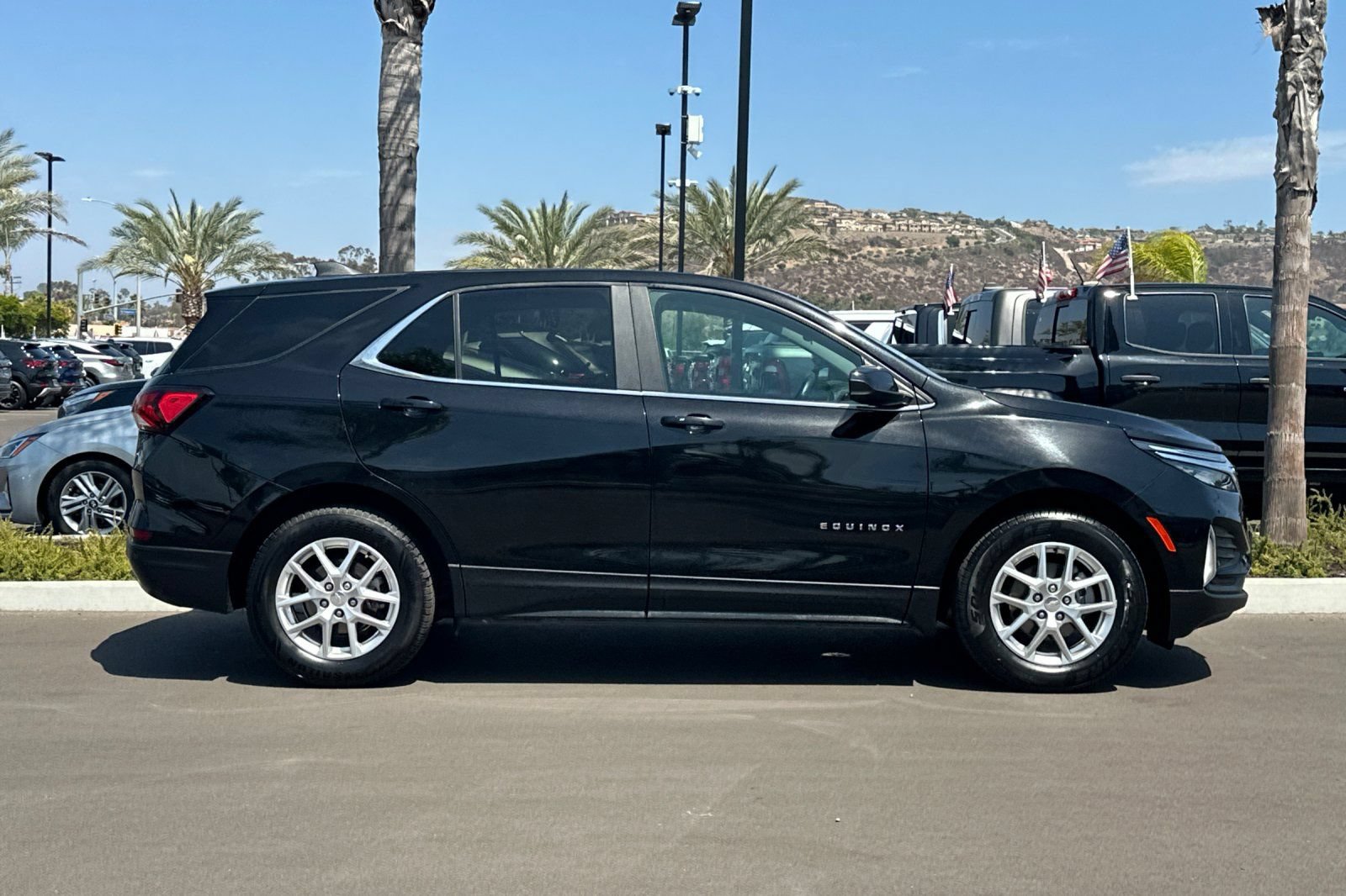 Used 2024 Chevrolet Equinox LT FWD image 3