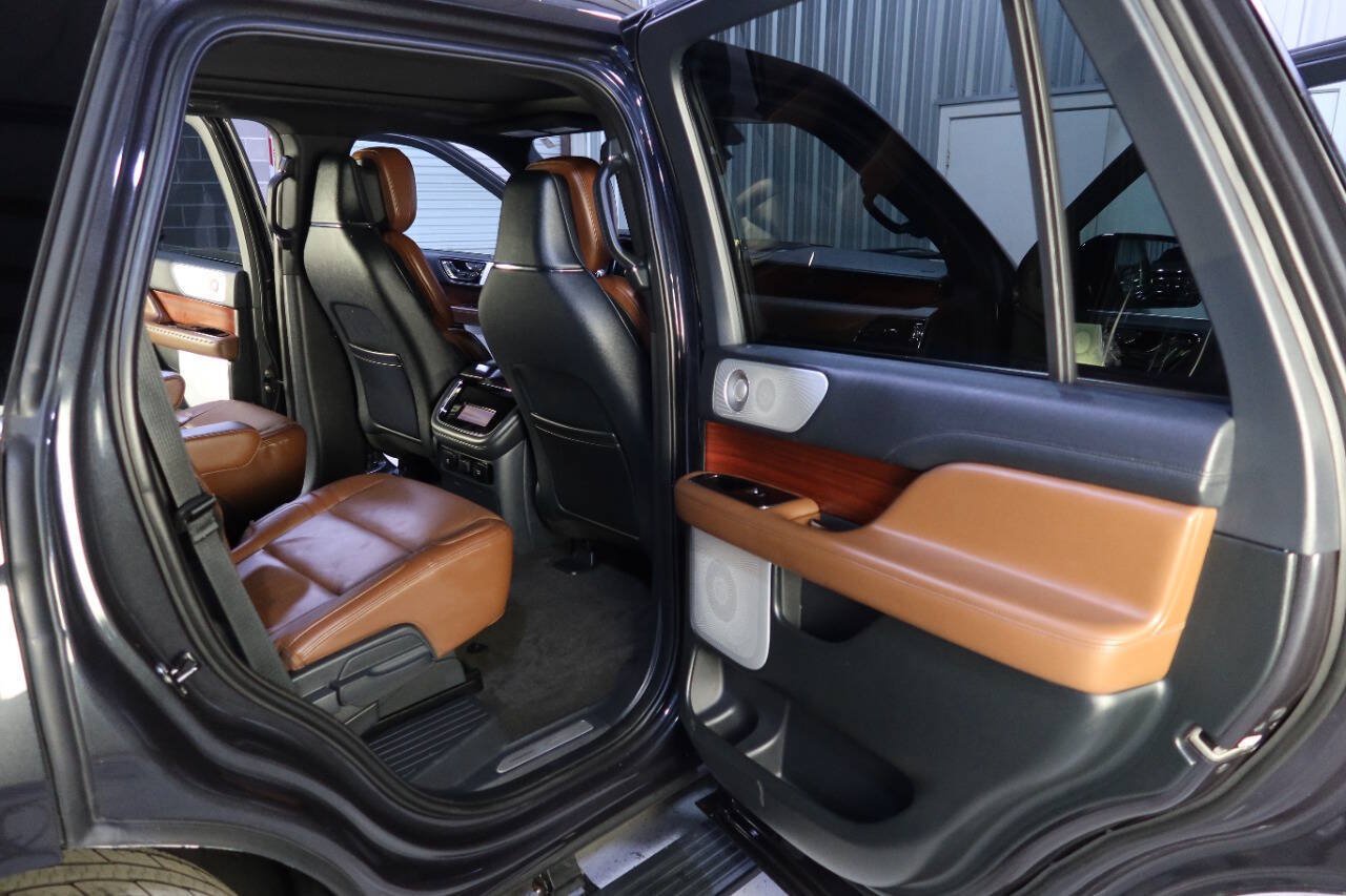 Used 2024 Lincoln Navigator Reserve AWD/4WD image 12