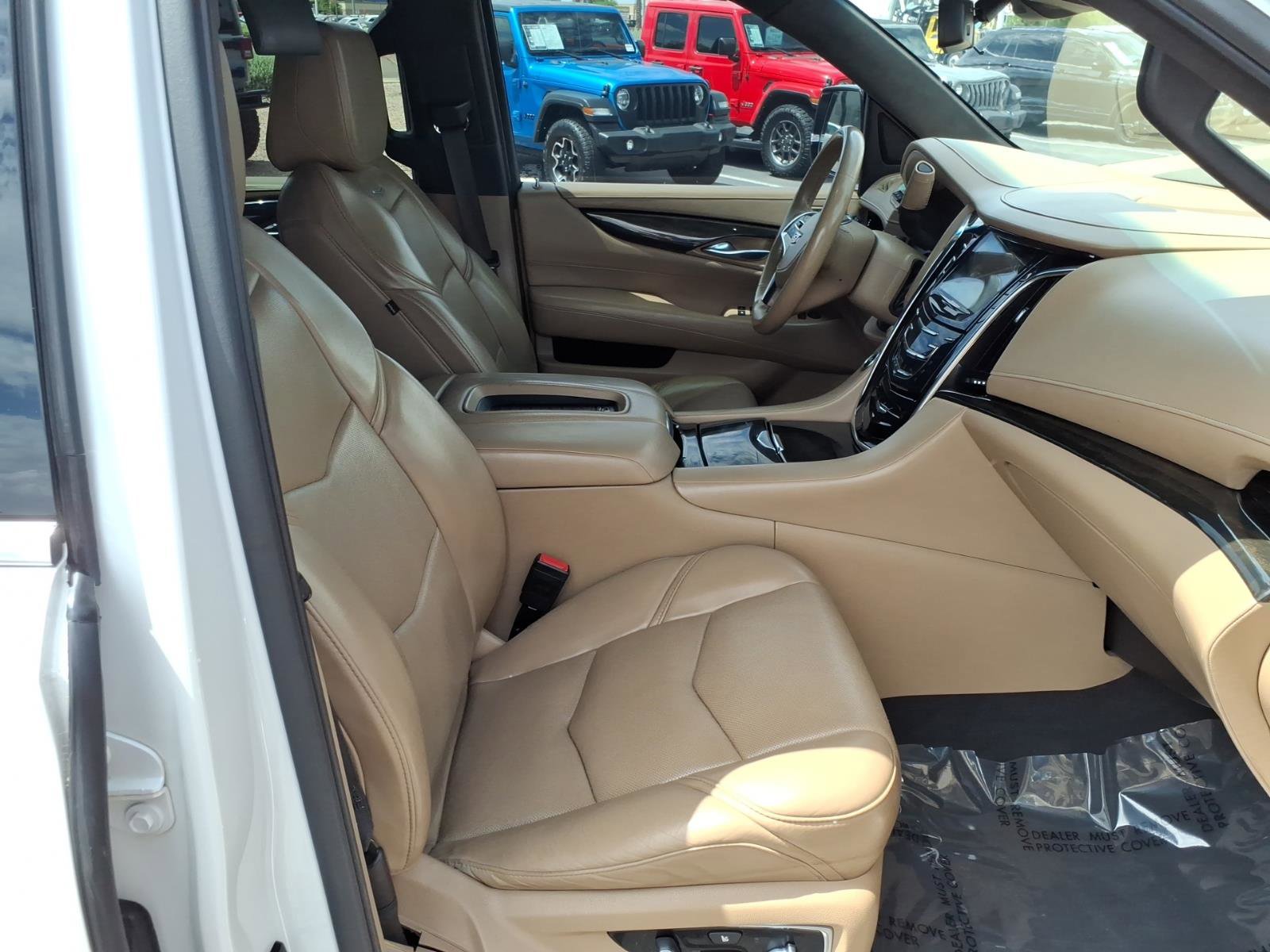 Used 2018 Cadillac Escalade Platinum image 10