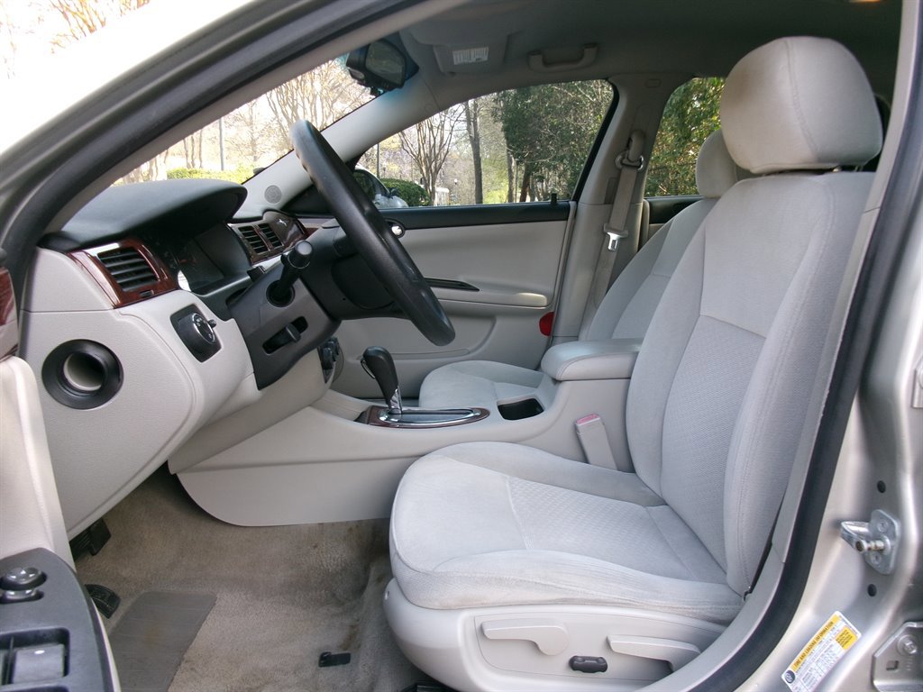 Used 2008 Chevrolet Impala LS FWD image 9