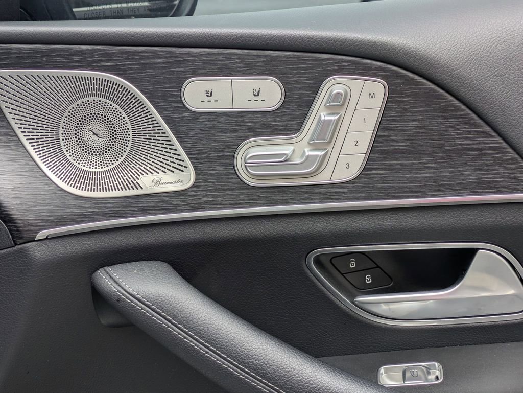 Used 2025 Mercedes-Benz GLS 450 4MATIC image 35