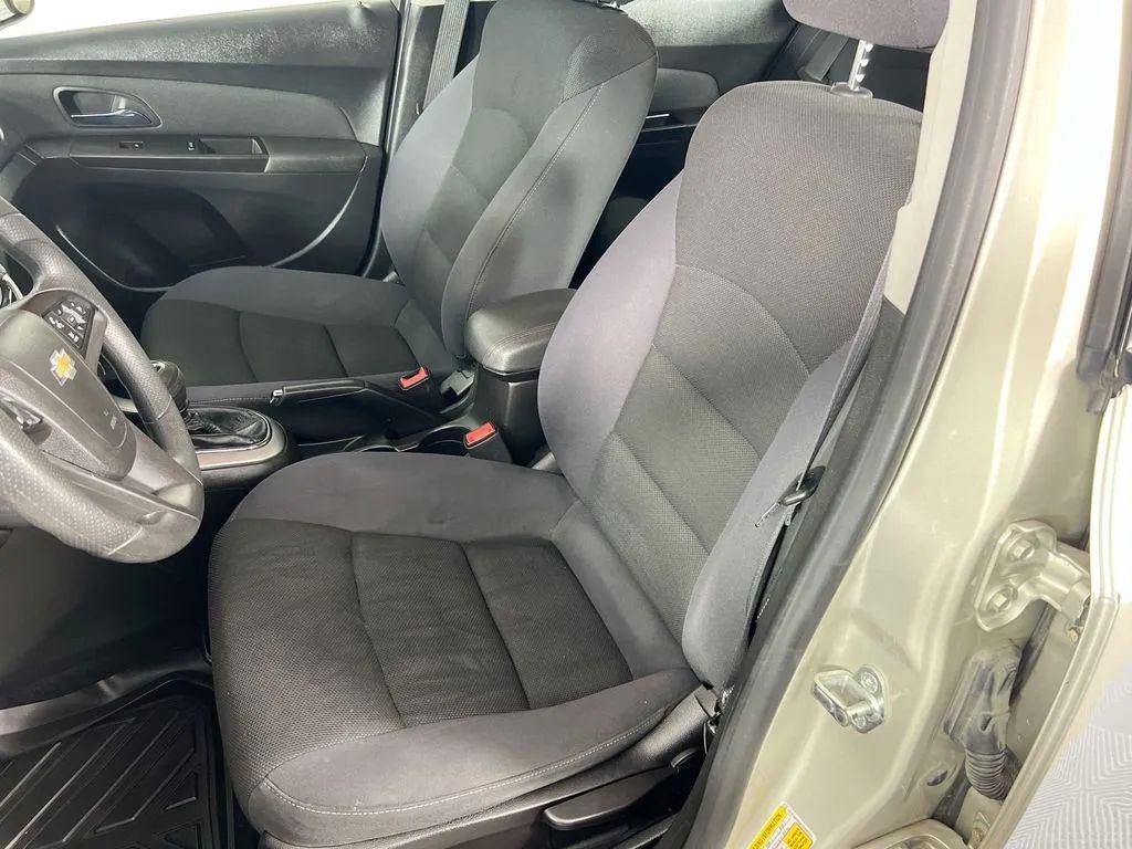 Used 2015 Chevrolet Cruze Eco w/ Enhanced Safety Package image 20