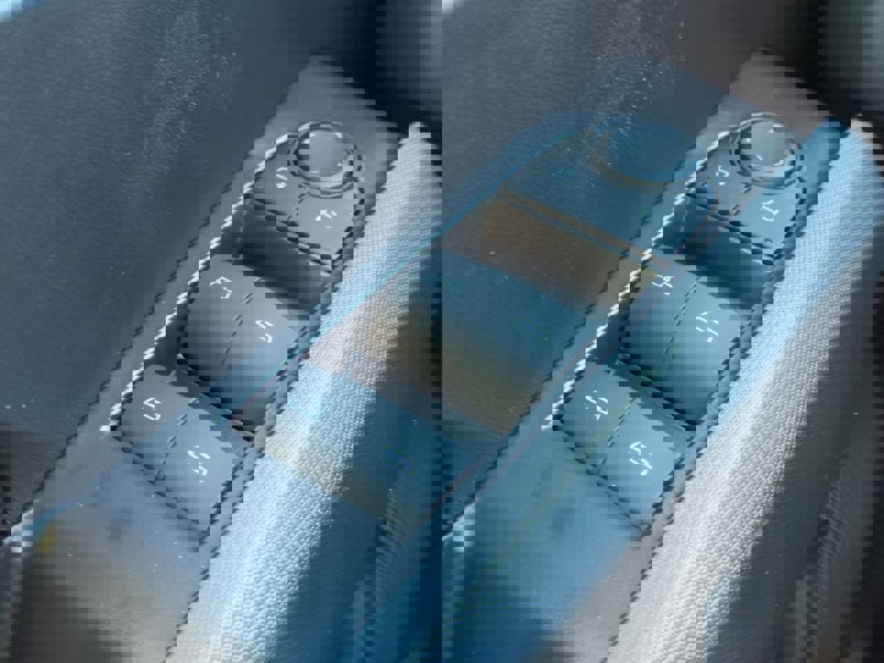 Used 2024 GMC Canyon Elevation w/ Convenience Package image 21