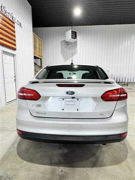 Used 2015 Ford Focus SE w/ Equipment Group 201A FWD image 5