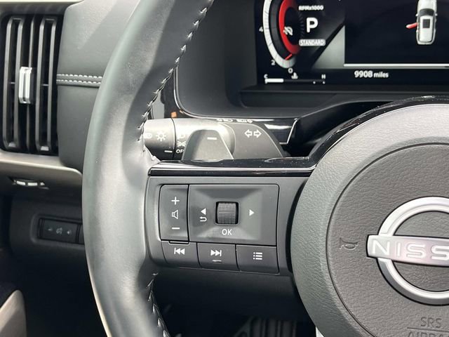 Used 2025 Nissan Pathfinder Platinum image 16
