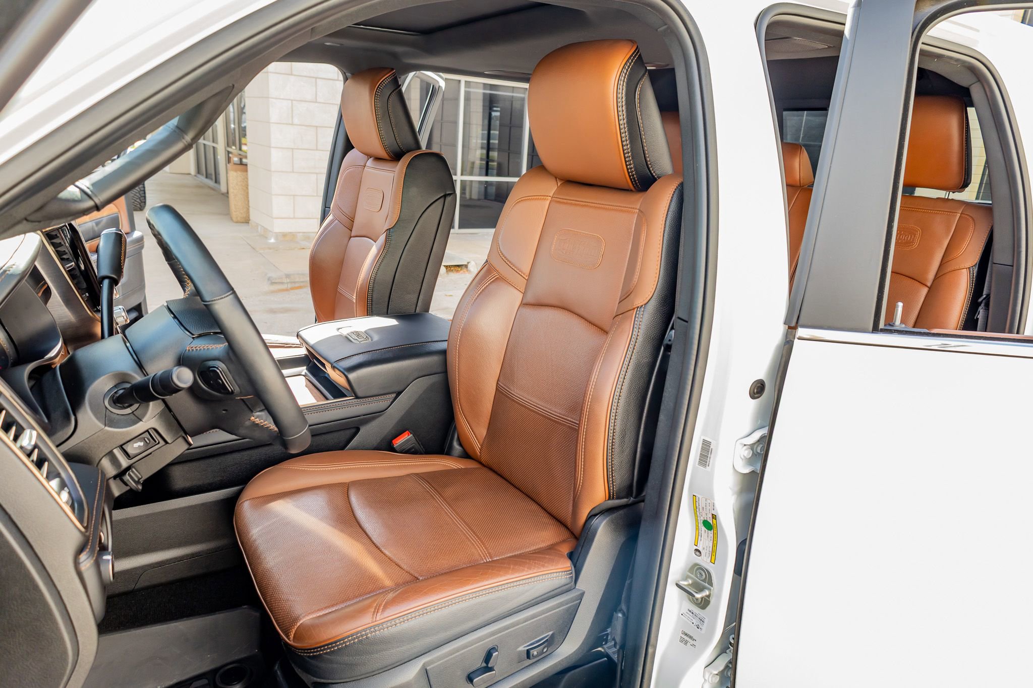 Used 2024 RAM 2500 Limited w/ Safety Group image 32