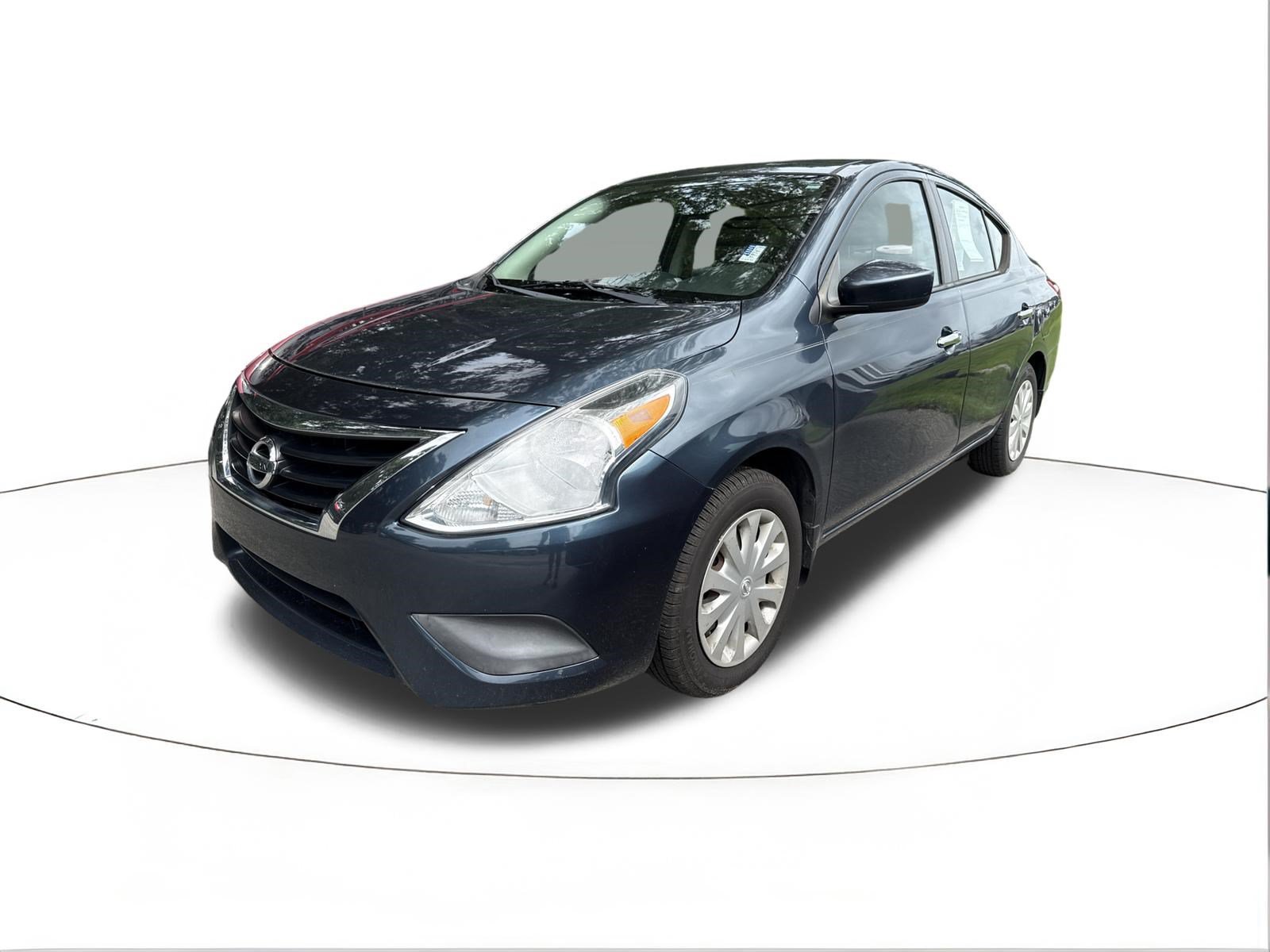 Used 2017 Nissan Versa SV FWD image 4