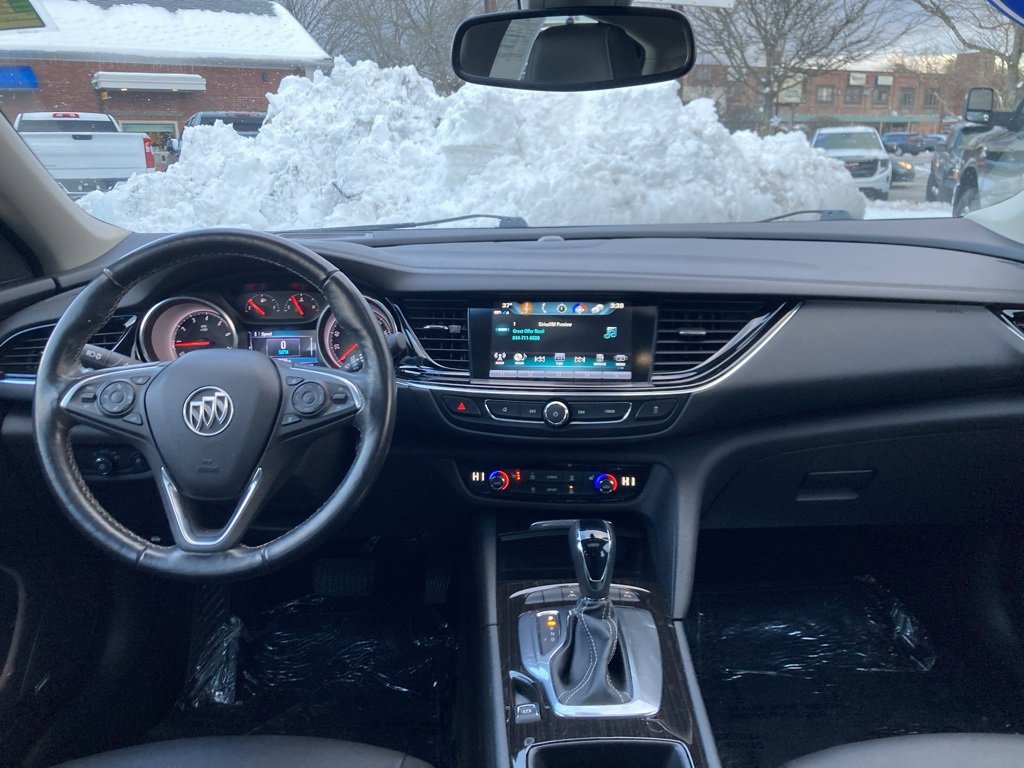 Used 2018 Buick Regal Essence w/ Driver Confidence Package #1 image 12