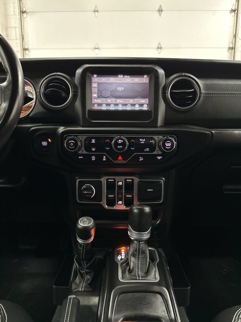 Used 2018 Jeep Wrangler Unlimited Sahara AWD/4WD image 23