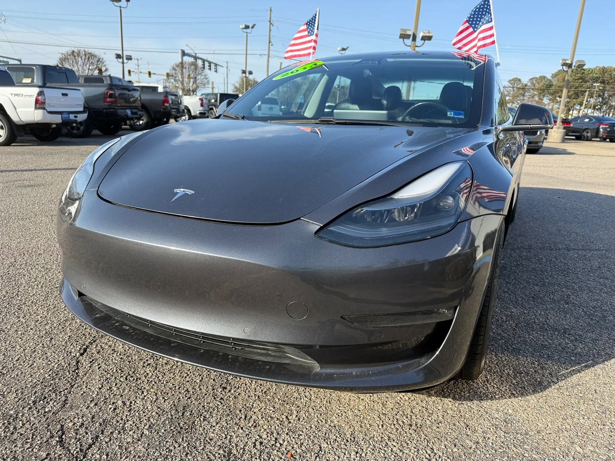 Used 2018 Tesla Model 3 Mid Range image 9