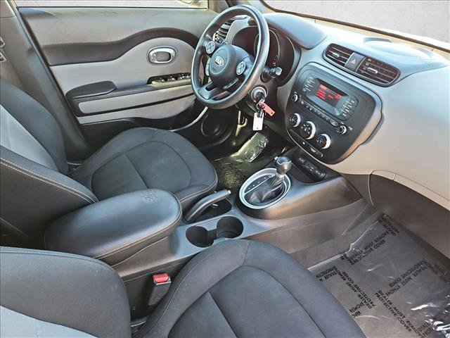 Used 2015 Kia Soul + FWD image 26