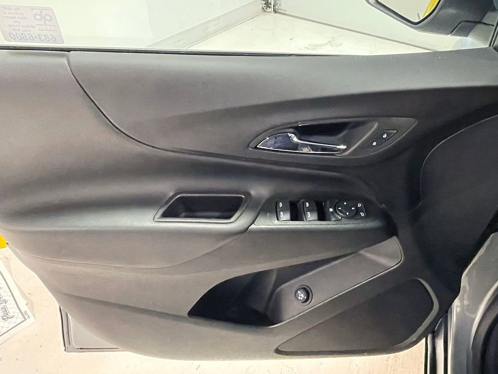 Used 2023 Chevrolet Equinox LT image 19