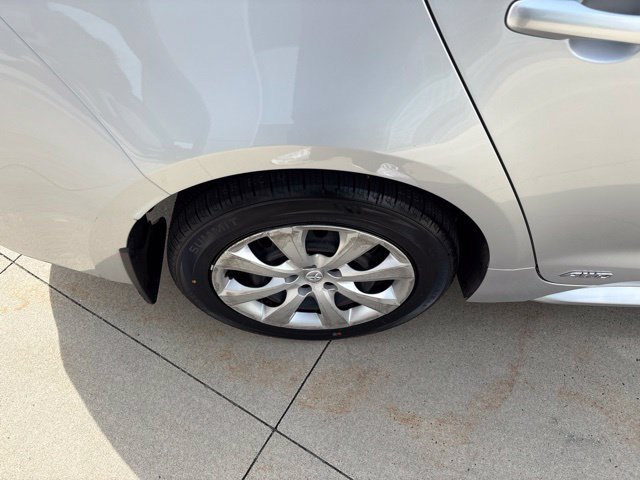 Used 2025 Toyota Corolla LE AWD/4WD image 13