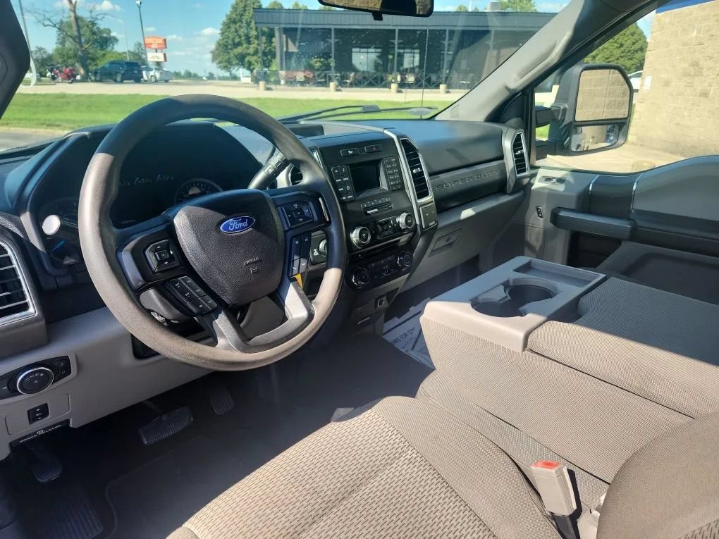 Used 2017 Ford F250 XLT AWD/4WD image 10